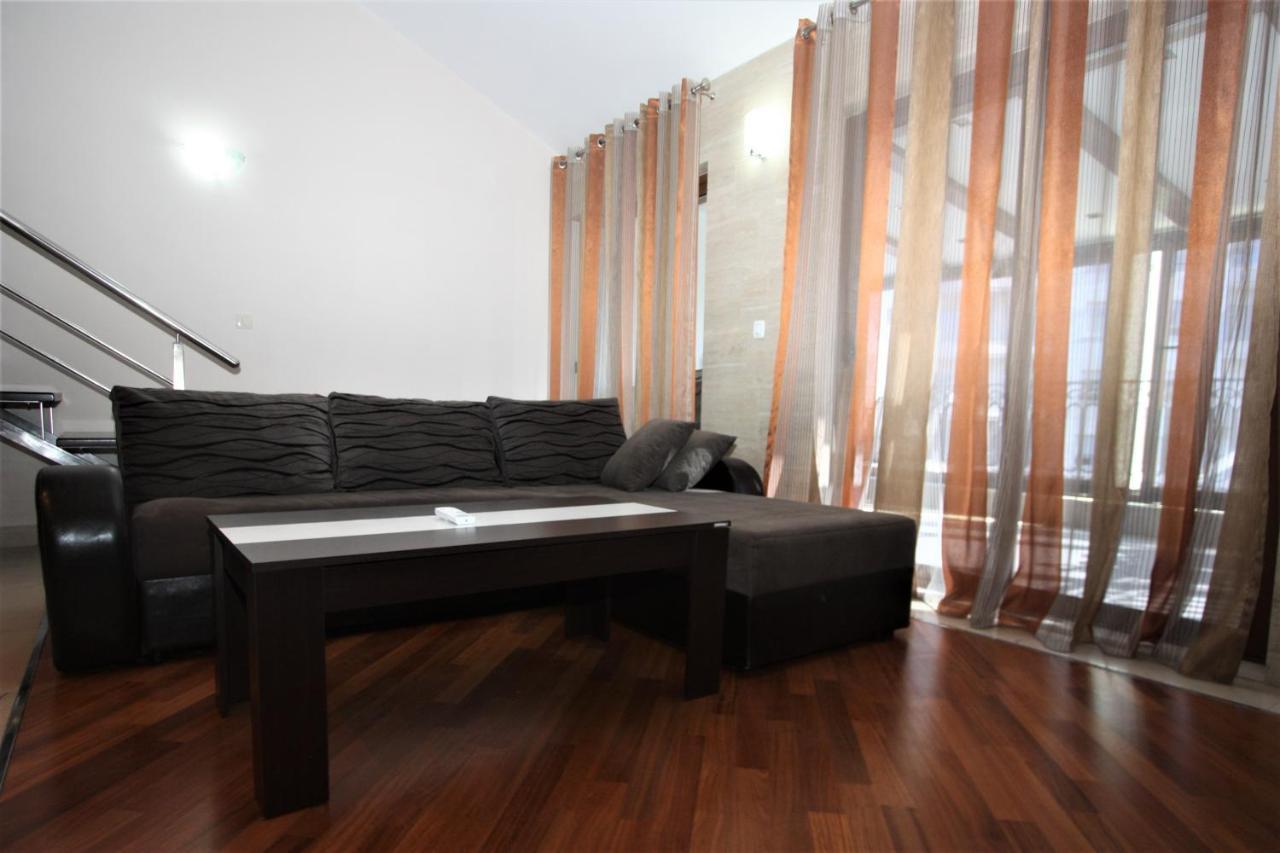 Lusso By Cmm * Budva
